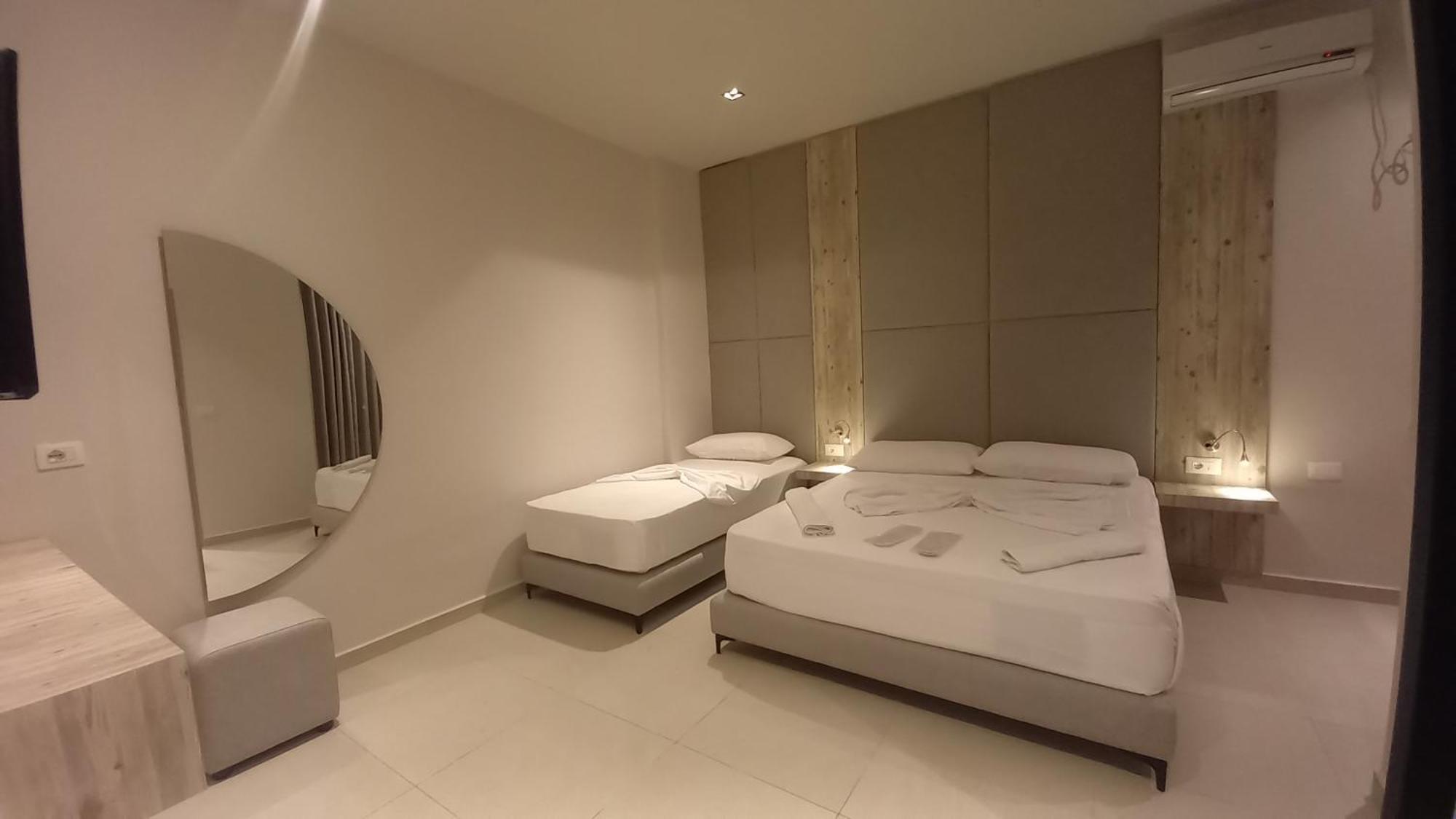 Hotel Aglon Vlora Kültér fotó